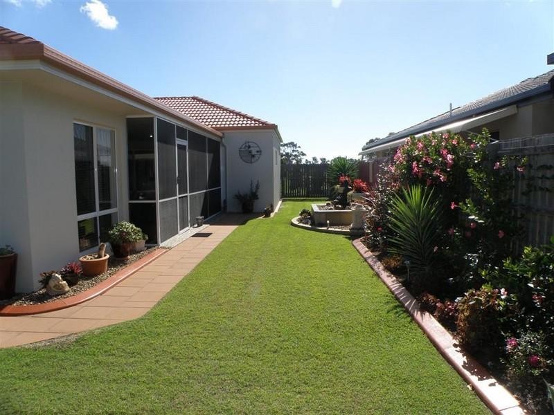 8 Bayley Court, Urraween QLD 4655