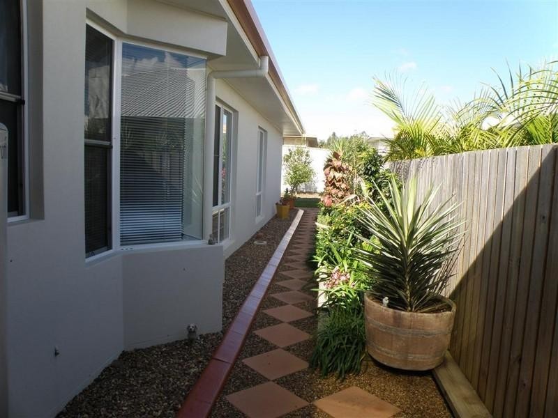 8 Bayley Court, Urraween QLD 4655