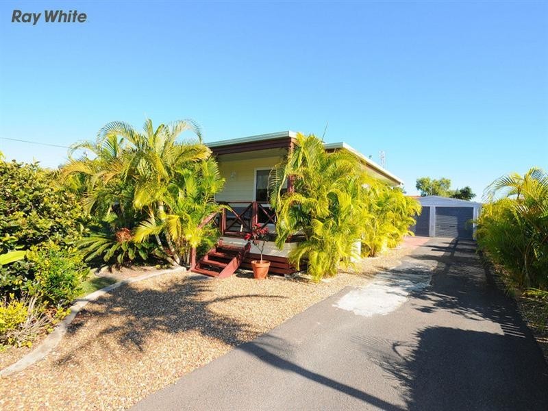 83 Limpus Street, Urangan QLD 4655