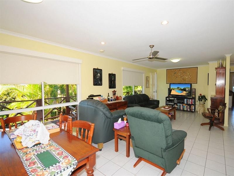 83 Limpus Street, Urangan QLD 4655