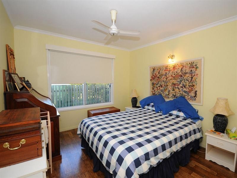 83 Limpus Street, Urangan QLD 4655