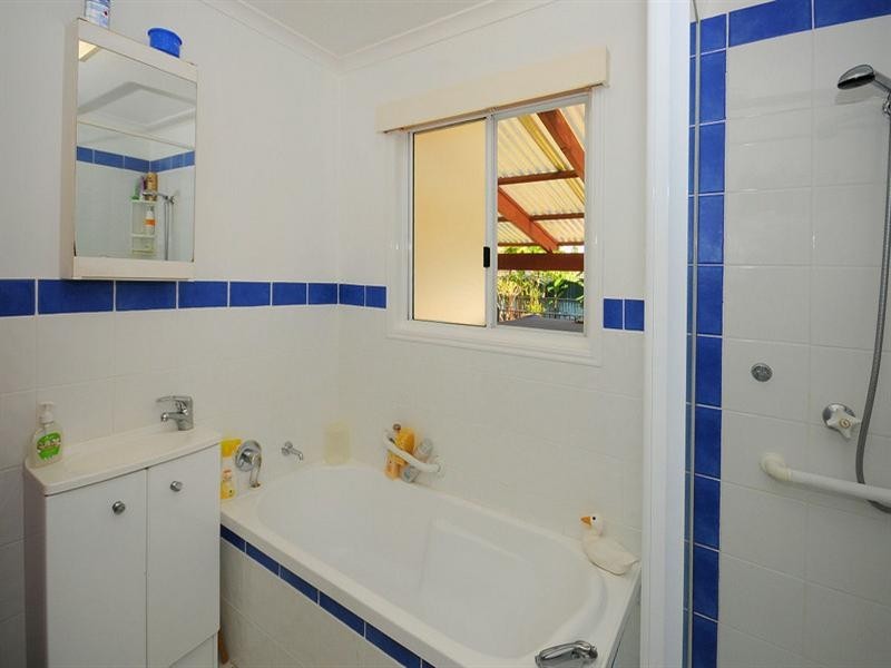 83 Limpus Street, Urangan QLD 4655