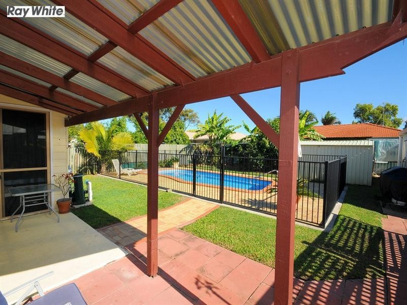 83 Limpus Street, Urangan QLD 4655