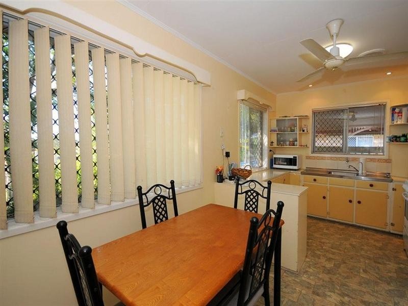 26 Dover Street, Pialba QLD 4655