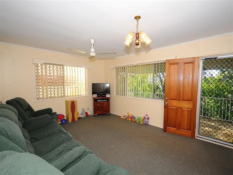 26 Dover Street, Pialba QLD 4655