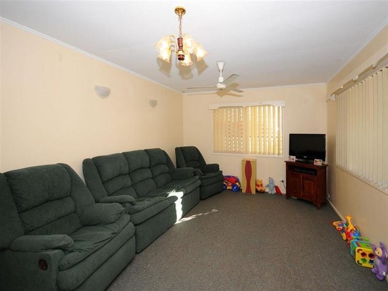 26 Dover Street, Pialba QLD 4655