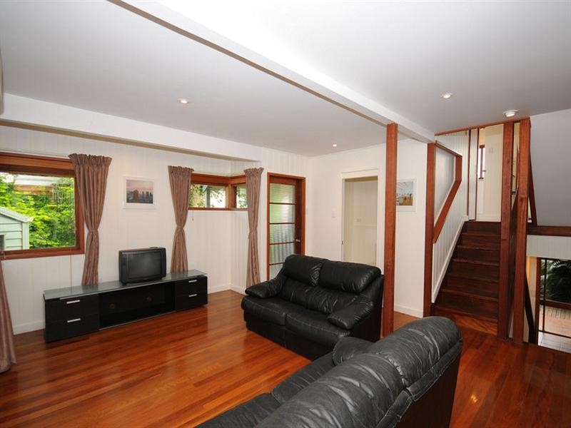 85 Long Street, Point Vernon QLD 4655