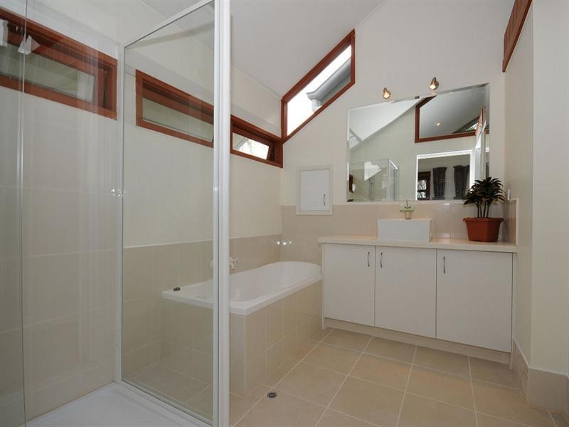 85 Long Street, Point Vernon QLD 4655