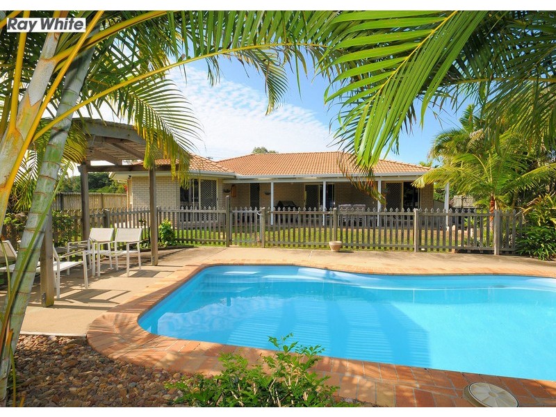29 Barker Street, Point Vernon QLD 4655