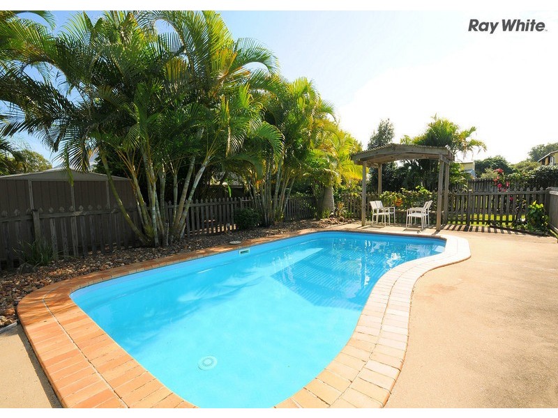 29 Barker Street, Point Vernon QLD 4655