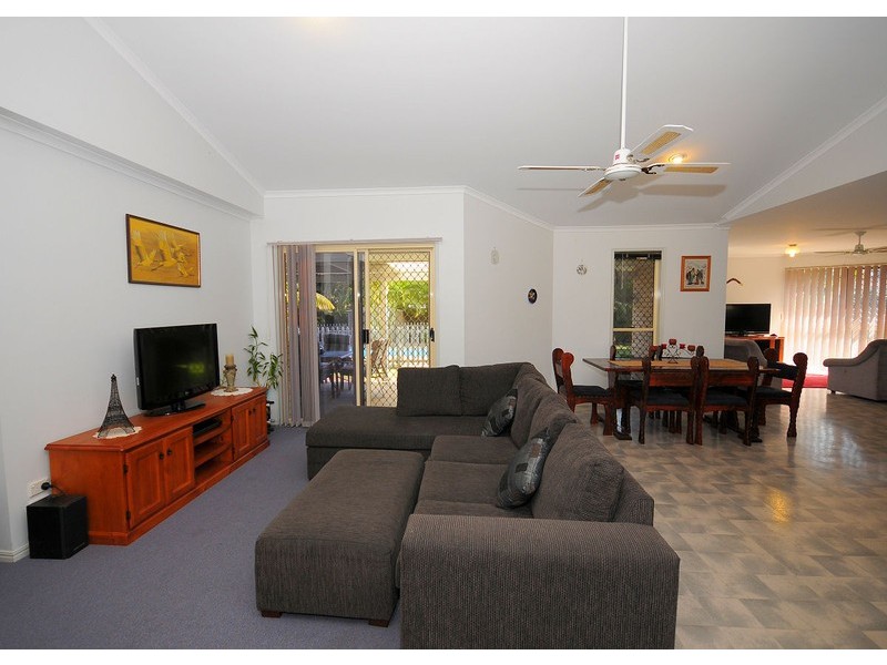 29 Barker Street, Point Vernon QLD 4655