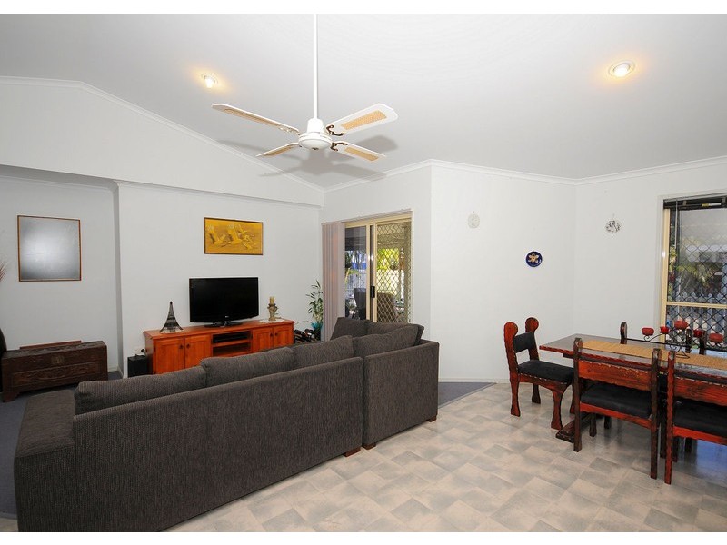 29 Barker Street, Point Vernon QLD 4655