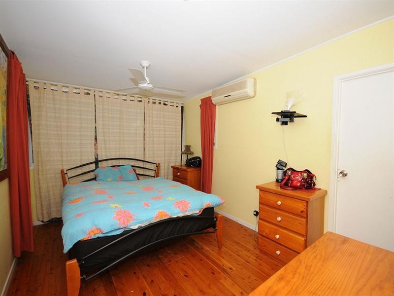 26 Mary Street, Scarness QLD 4655