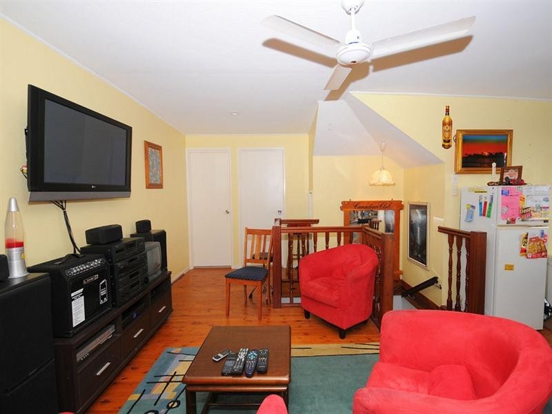 26 Mary Street, Scarness QLD 4655