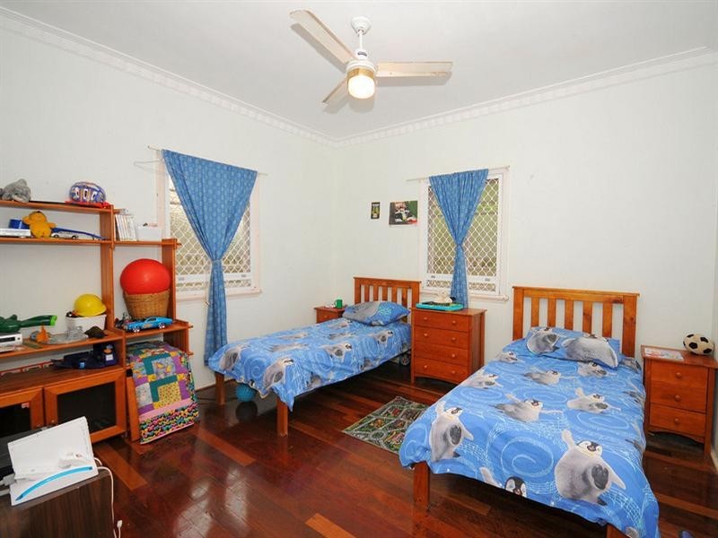 26 Mary Street, Scarness QLD 4655