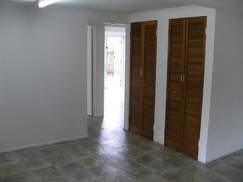 1 Murphy Street, Point Vernon QLD 4655