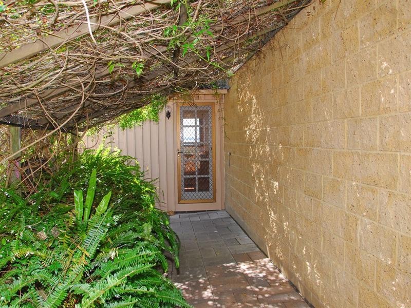 20 Zena Close, River Heads QLD 4655