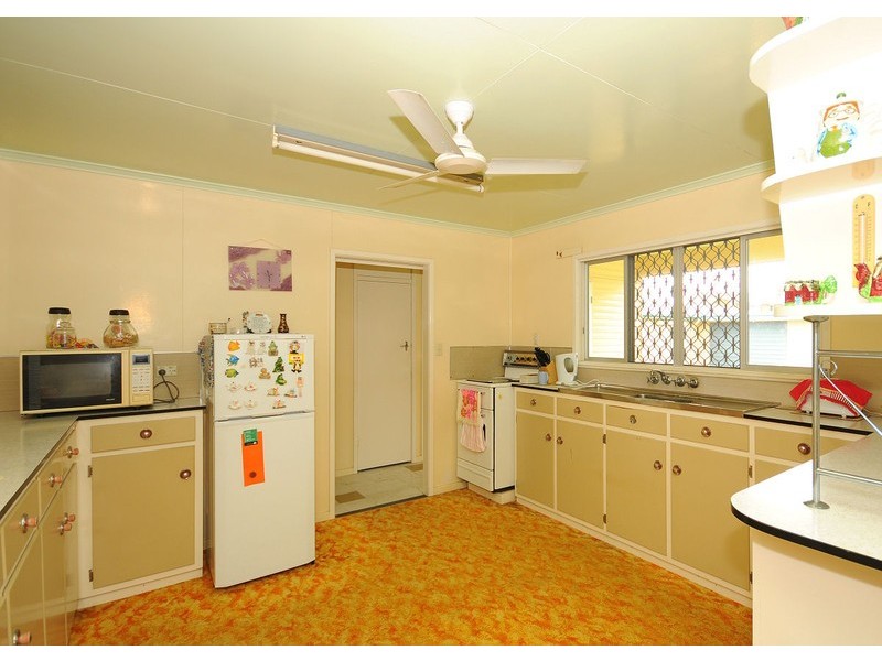 94 Corfield Street, Point Vernon QLD 4655