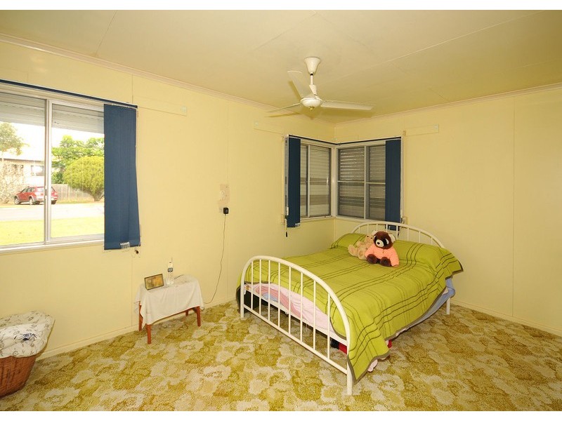 94 Corfield Street, Point Vernon QLD 4655