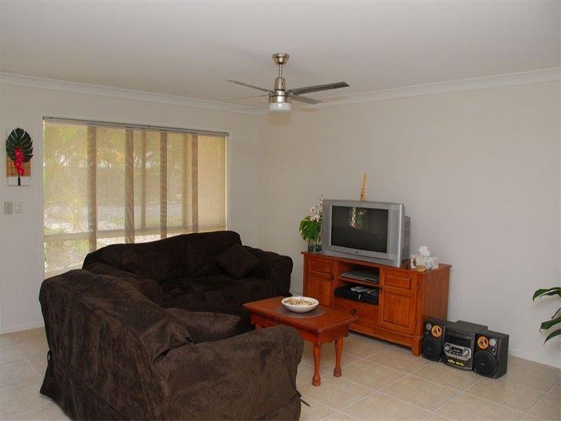 17 Desmond Drive, Toogoom QLD 4655