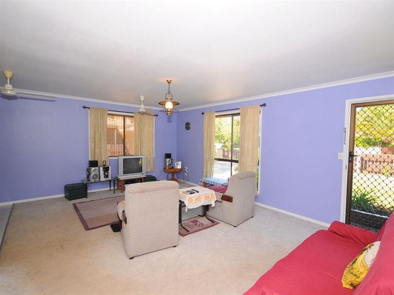 19 Owen Crescent, Urangan QLD 4655