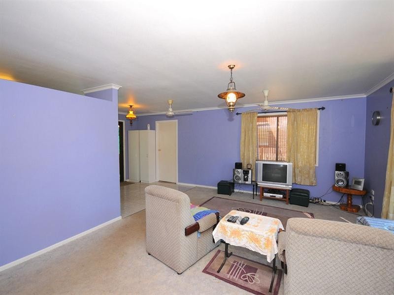 19 Owen Crescent, Urangan QLD 4655