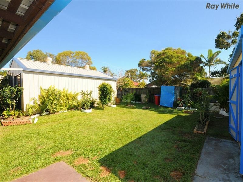 19 Owen Crescent, Urangan QLD 4655