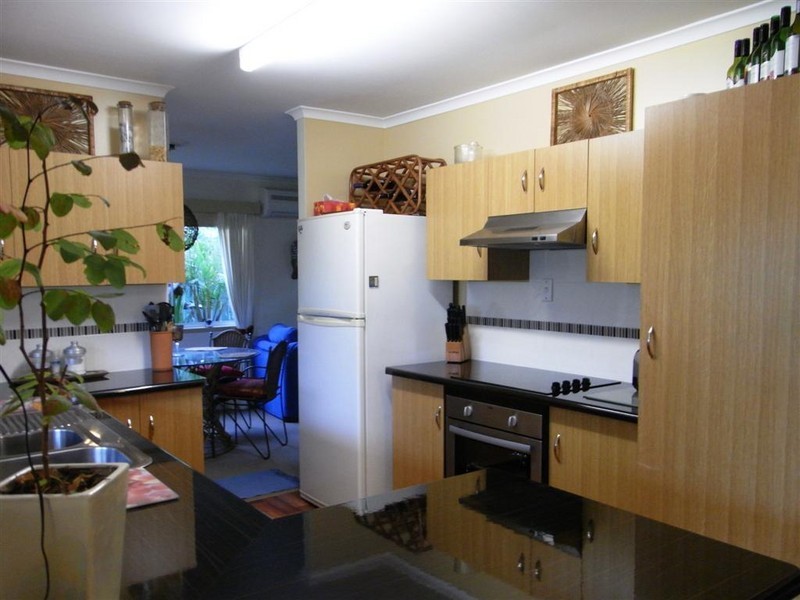 5 Jensen Drive, Urraween QLD 4655