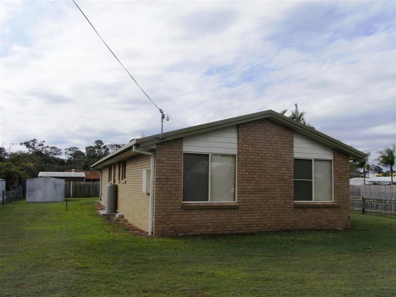 125 Hammond Street, Urangan QLD 4655