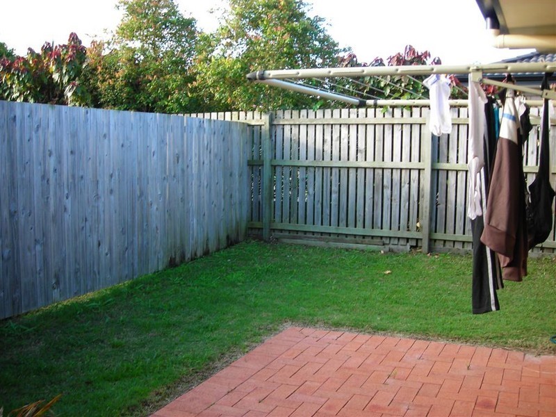 2/2 Orchid Avenue, Urangan QLD 4655