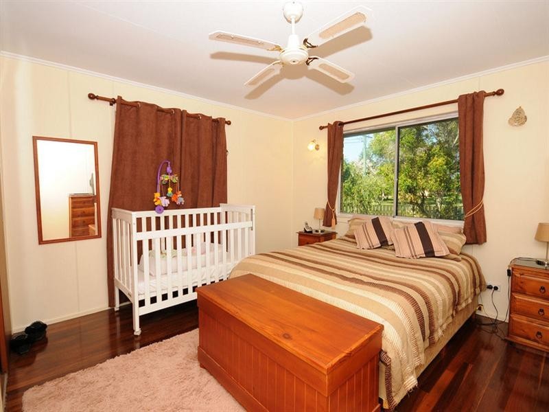 7 Burrum Street, Urangan QLD 4655