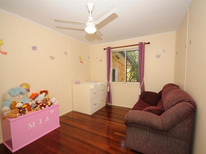 7 Burrum Street, Urangan QLD 4655