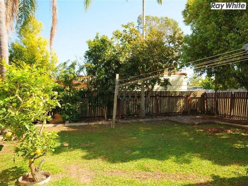 7 Burrum Street, Urangan QLD 4655