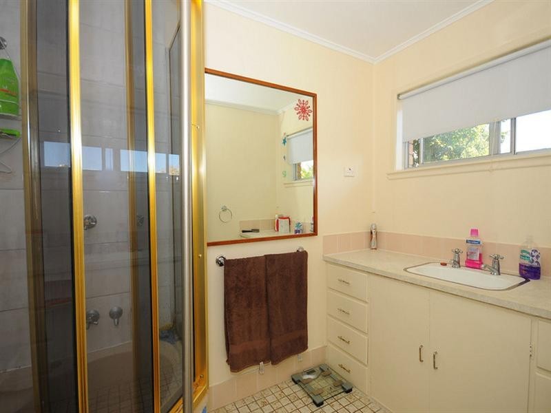 7 Burrum Street, Urangan QLD 4655