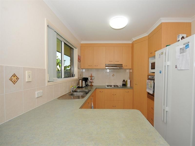 11 Gumtree Drive, Urraween QLD 4655