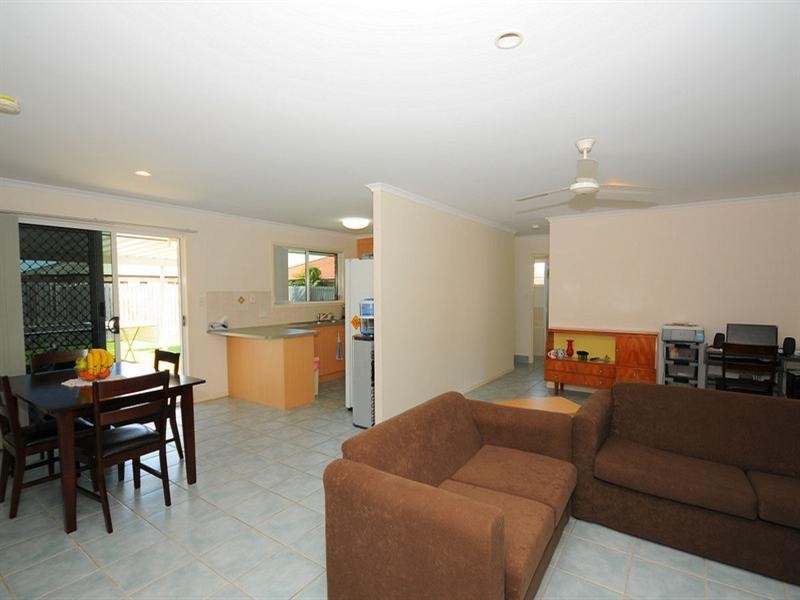 11 Gumtree Drive, Urraween QLD 4655