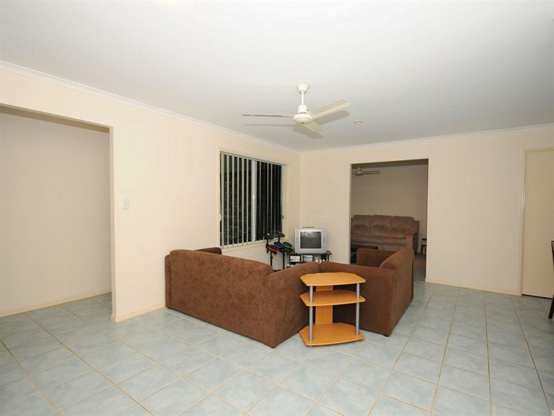 11 Gumtree Drive, Urraween QLD 4655