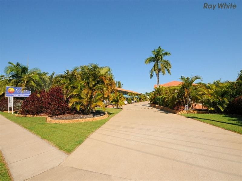 4/13 Ann Street, Torquay QLD 4655