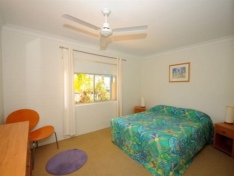 4/13 Ann Street, Torquay QLD 4655