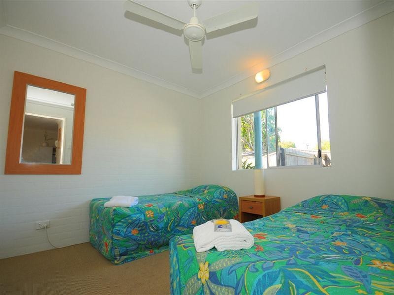 4/13 Ann Street, Torquay QLD 4655