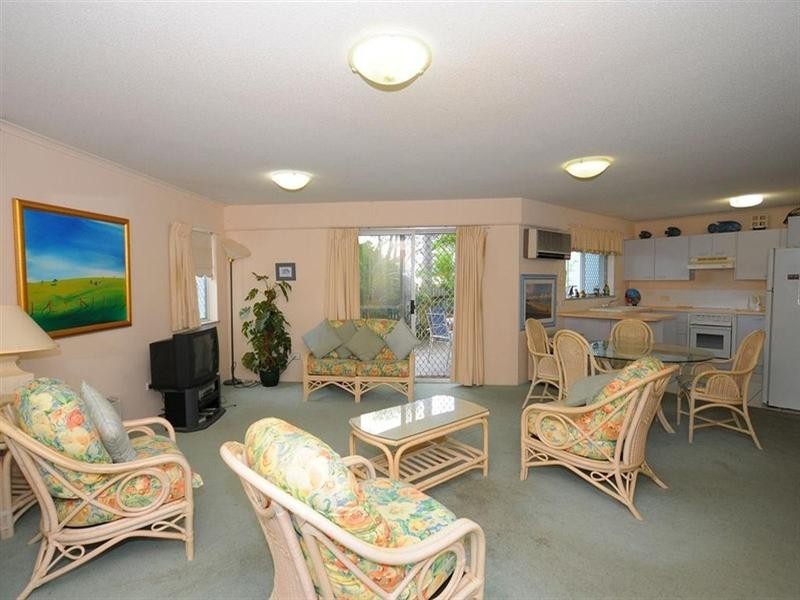 3/458 Esplanade, Torquay QLD 4655