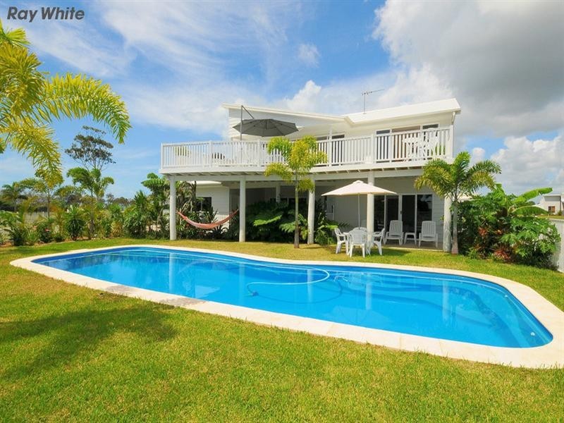 24 Sandcastles Circuit, Burrum Heads QLD 4659