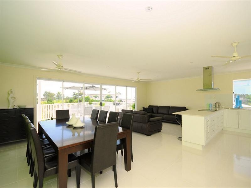 24 Sandcastles Circuit, Burrum Heads QLD 4659