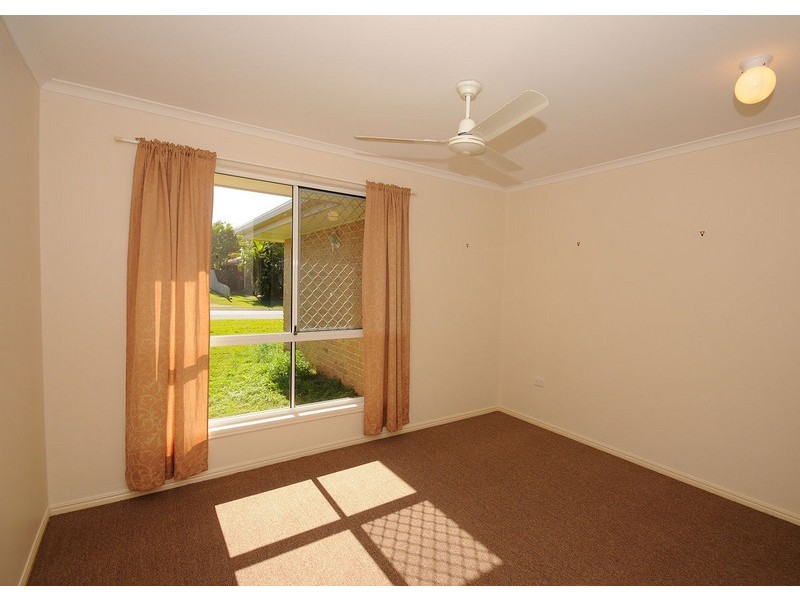 10 Karina Court, Urangan QLD 4655