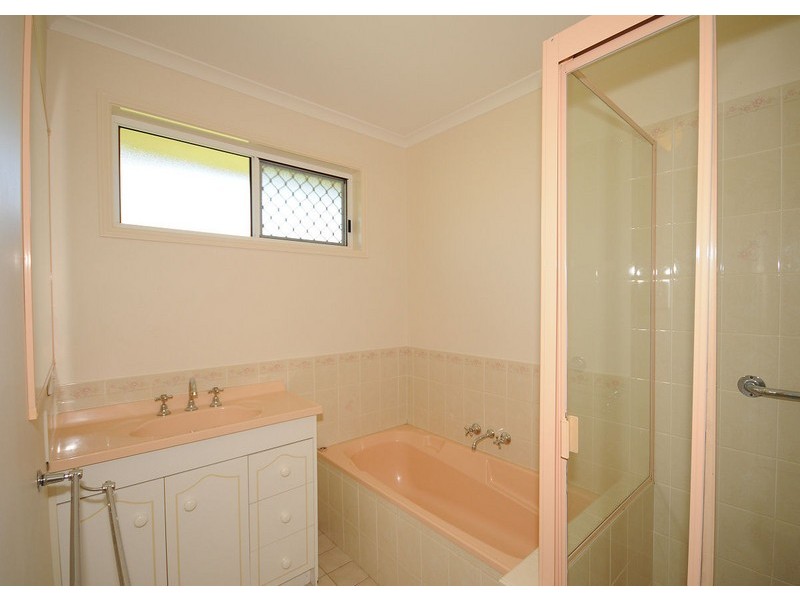 10 Karina Court, Urangan QLD 4655