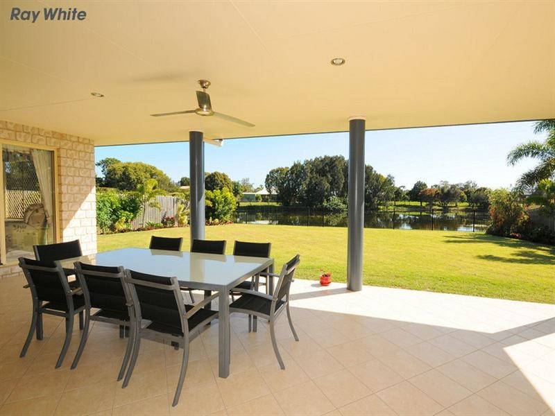 14 Harrison Circuit, Urangan QLD 4655