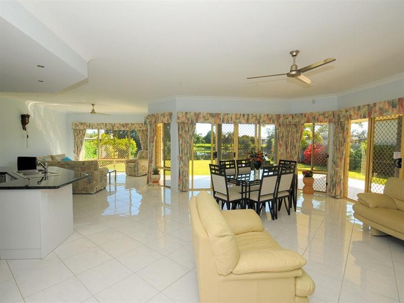 14 Harrison Circuit, Urangan QLD 4655
