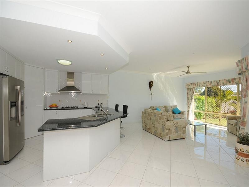 14 Harrison Circuit, Urangan QLD 4655