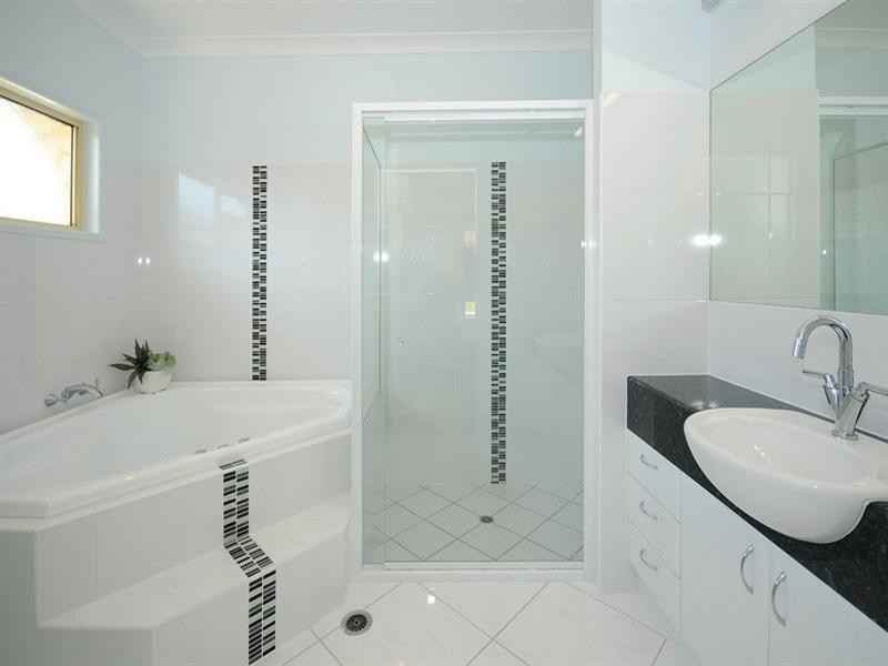 14 Harrison Circuit, Urangan QLD 4655