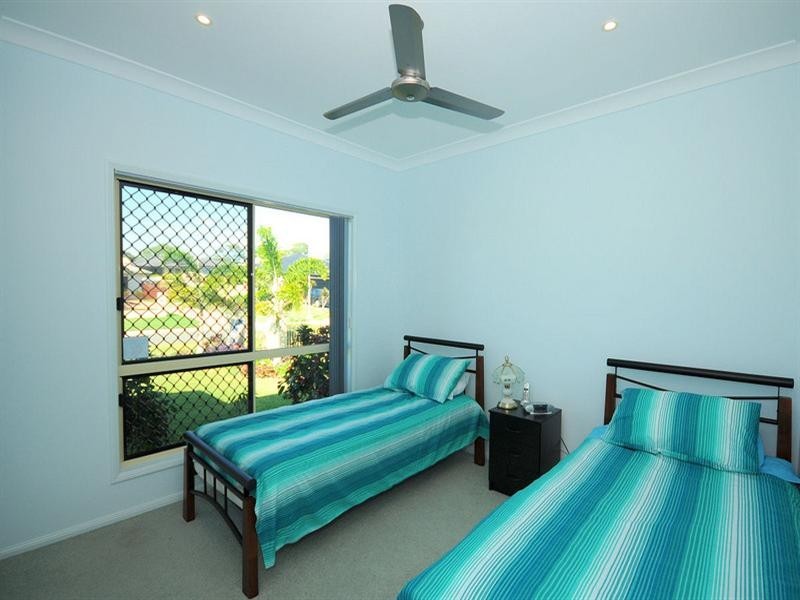 14 Harrison Circuit, Urangan QLD 4655